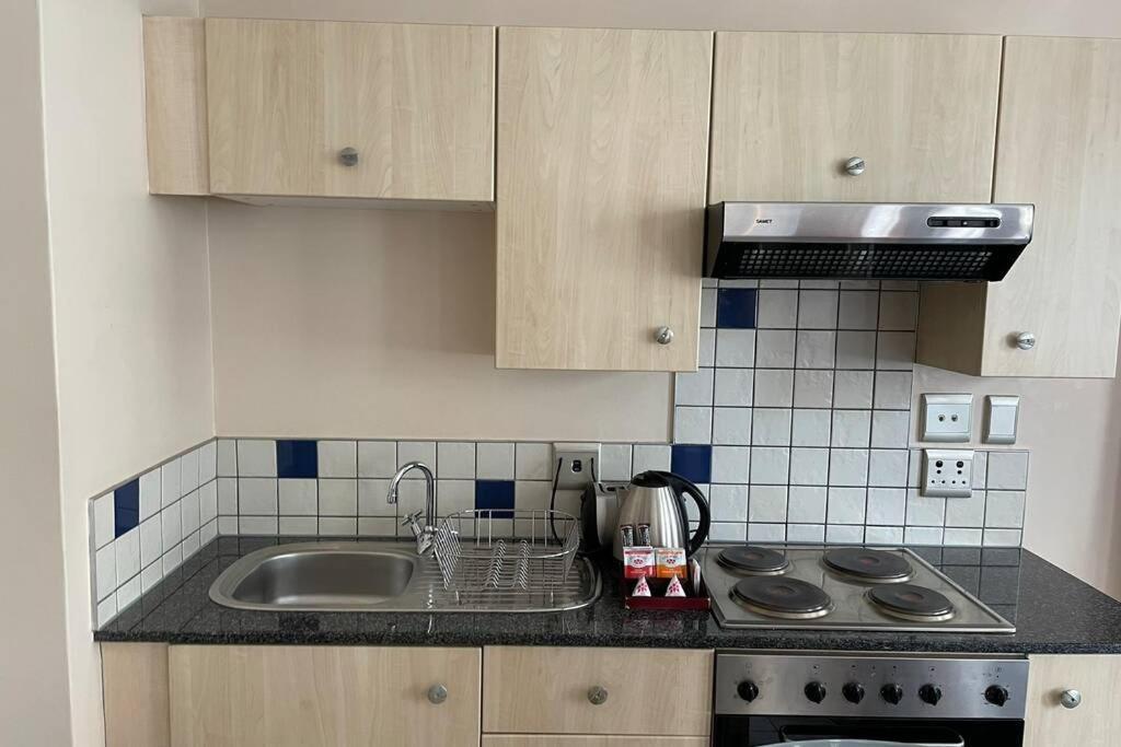 Cool & Easy Flat In The Heart Of Marshalltown Johannesburg Exterior photo