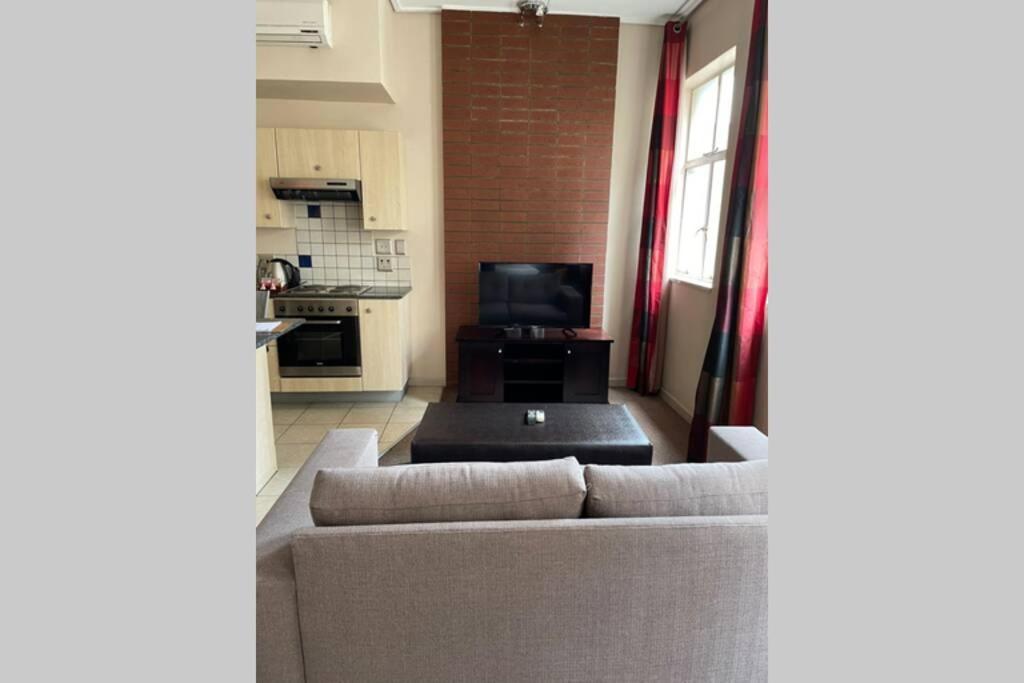 Cool & Easy Flat In The Heart Of Marshalltown Johannesburg Exterior photo